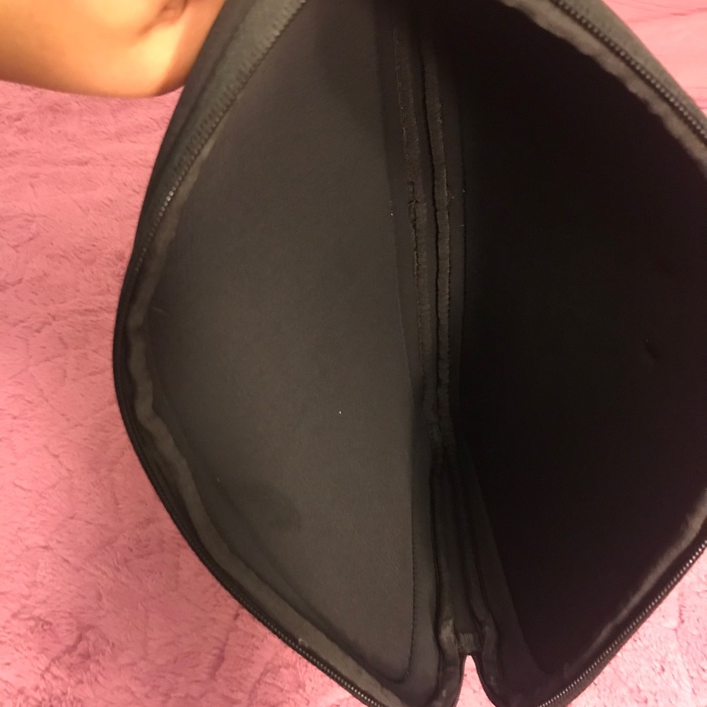 Tablet / Laptop Case. - Picture 6 of 9